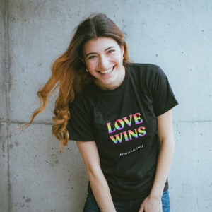 Camiseta LOVE WINS negra Dogpack